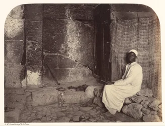 Ancienne porte à la porte de Damas